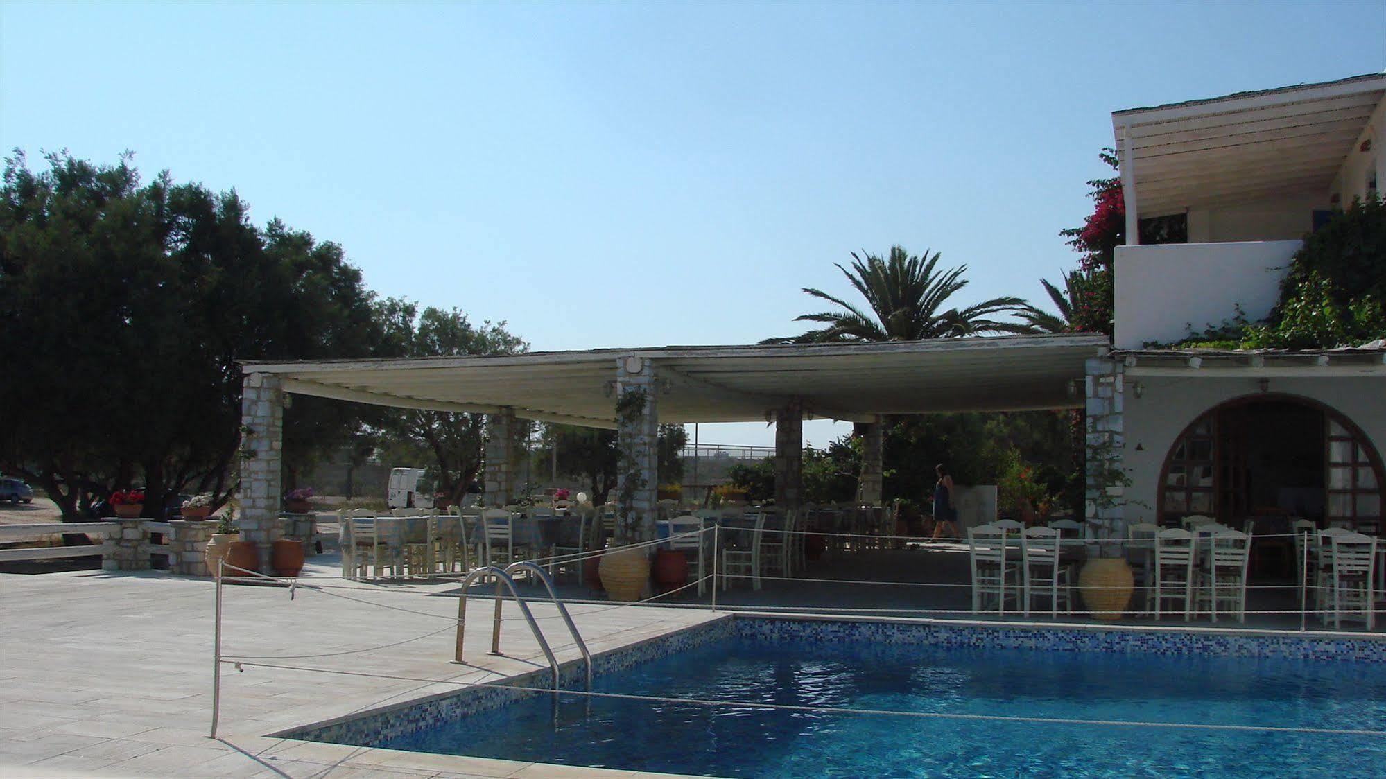Galatis Beach Hotel Alikí Exteriör bild